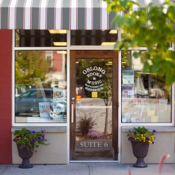 Oblong Books & Music